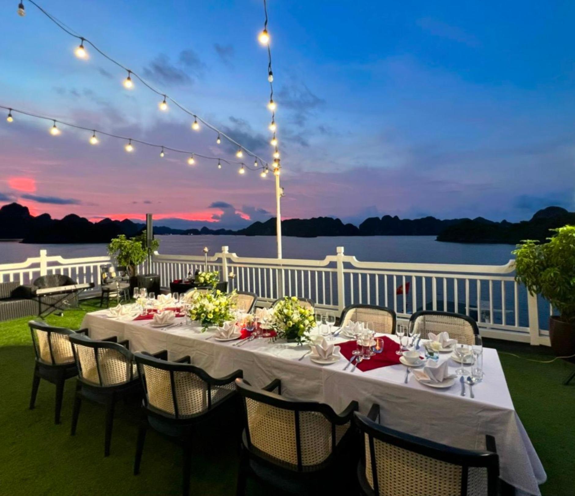 Lotus Elegance Cruise Ha Long Exterior foto
