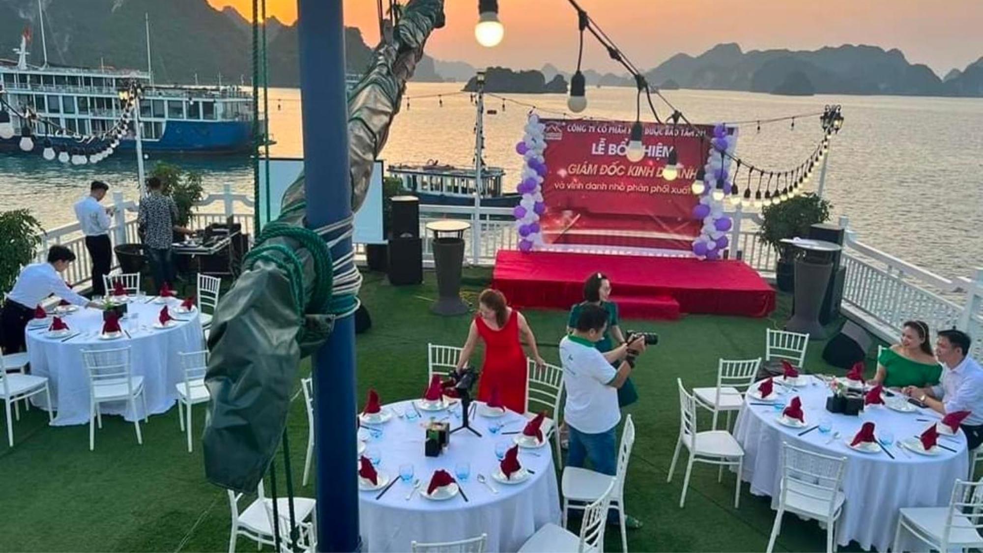 Lotus Elegance Cruise Ha Long Exterior foto